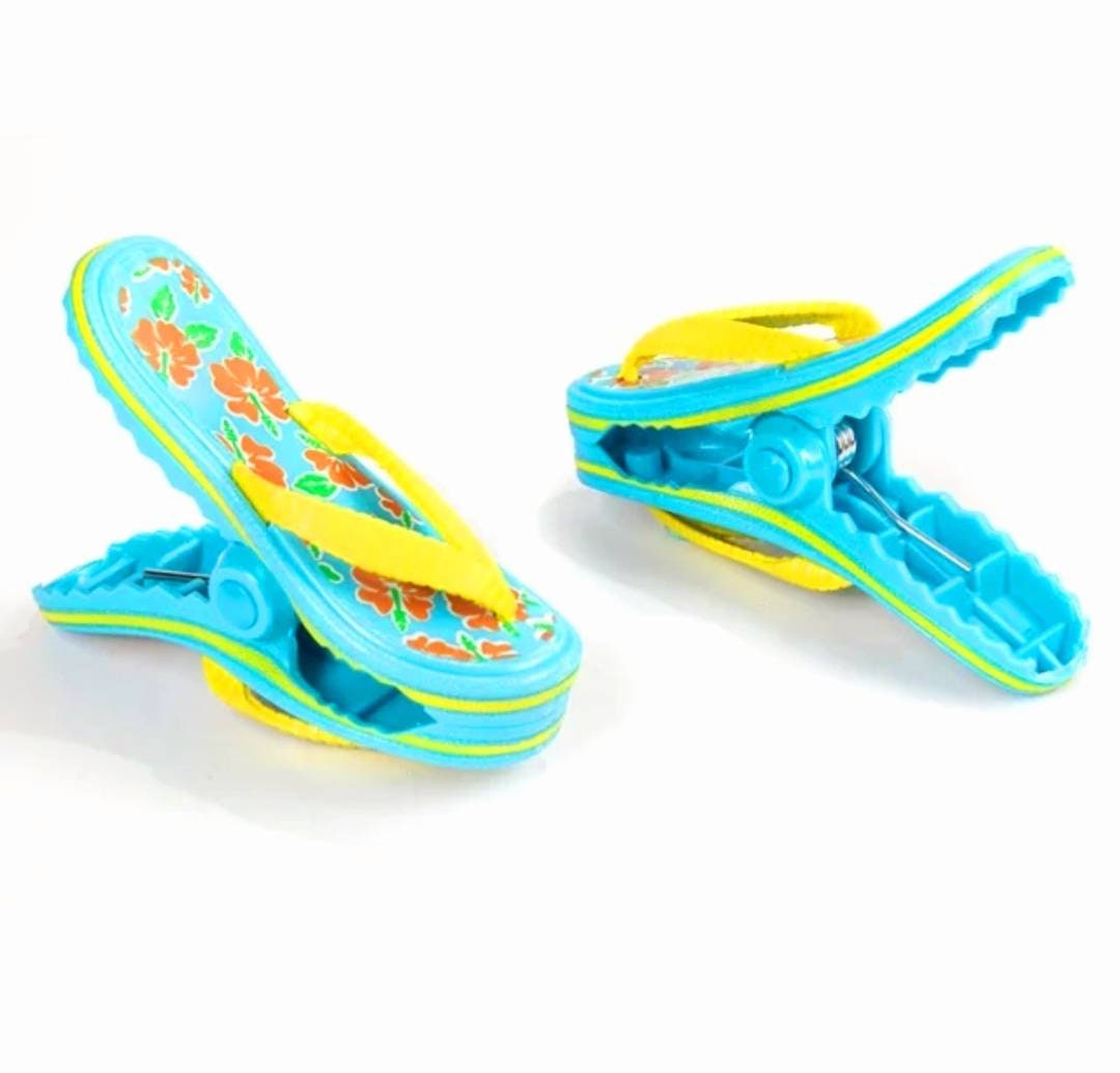 Pack of 2 Stylish Bright Color Towel Holders Hanger Clips for Hanging Clothes Bathing Suit Beach Towels