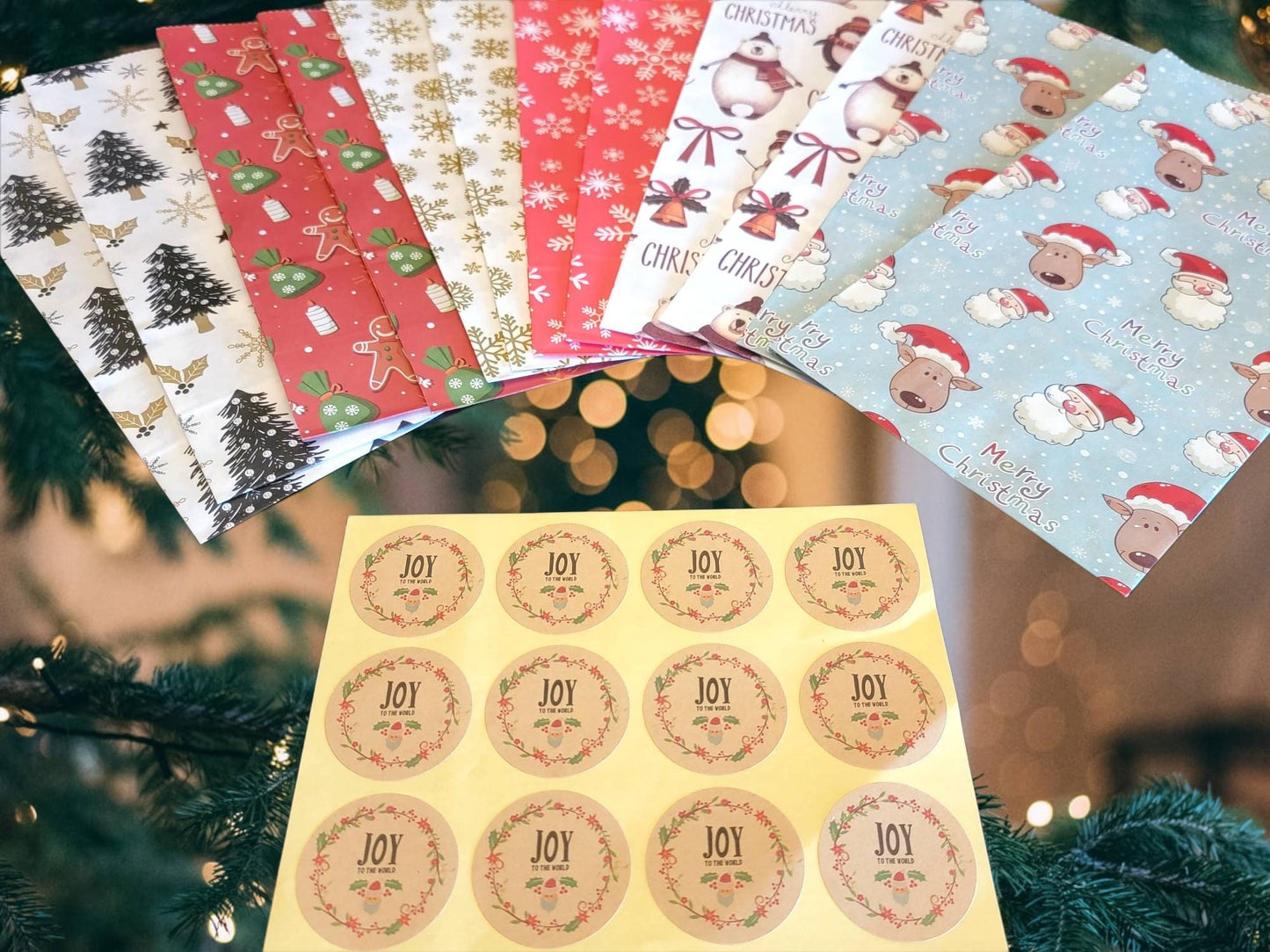 Pack of 12 Merry Christmas Kraft Paper Treat Gift Candy Party Favor Bags with Stickers